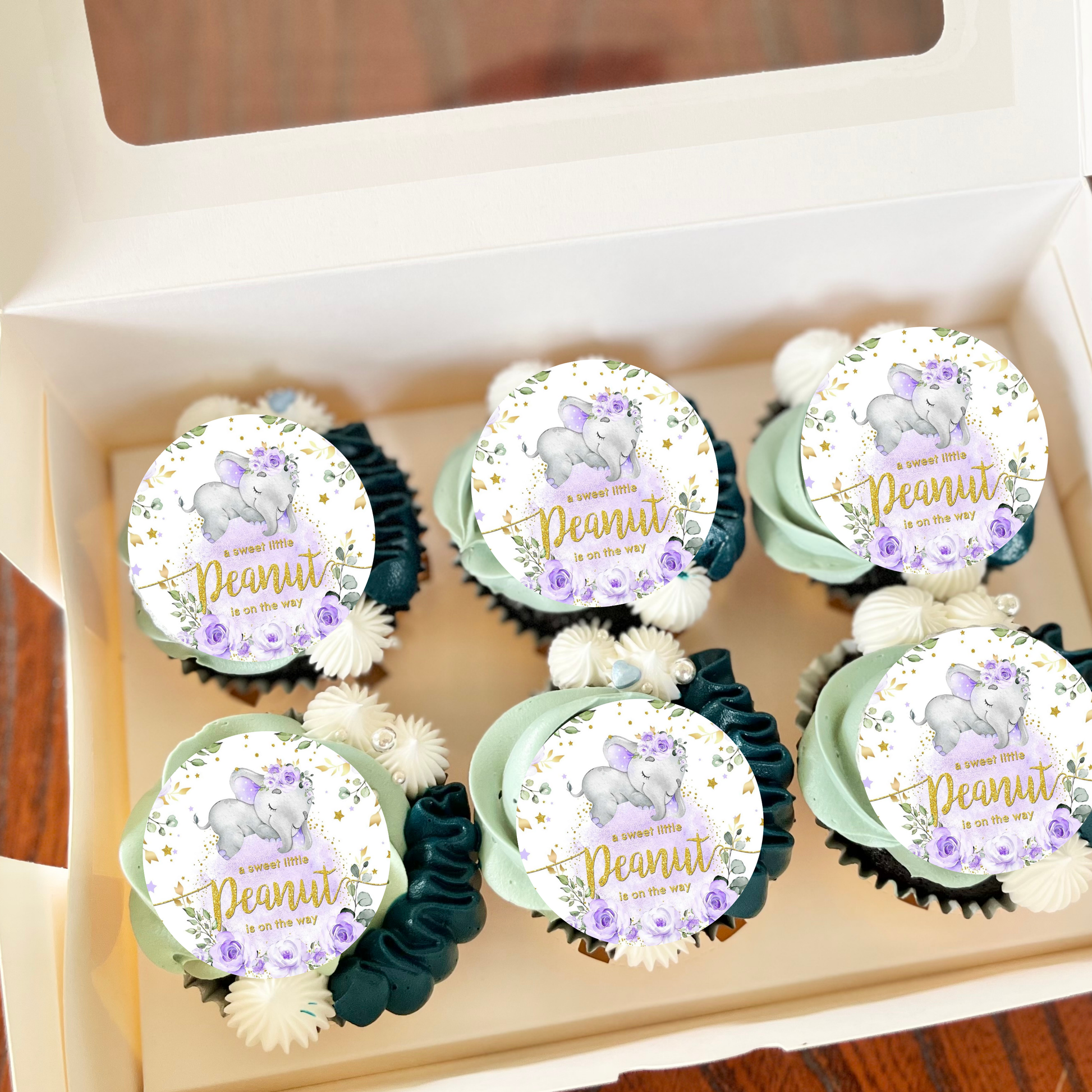 A sweet little peanut safari cupcakes